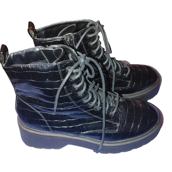 Forever 21 Leather crocadile looking Booties - Picture 4 of 5